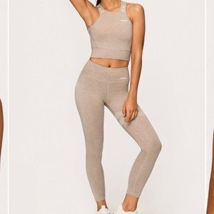 Stronger brand SIGNATURE CROP TOP, M size